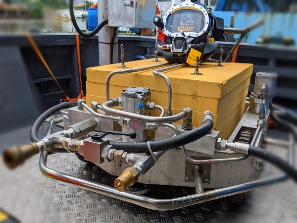 HYDRAULIC POWERED HEAVY DUTY BRUSHCART